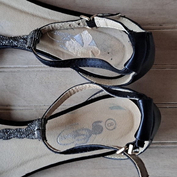 G.C Metallic Silver Sparkle Glam Retro Vintage Inspired Ankle Strap T-Strap Flat - Picture 3 of 11